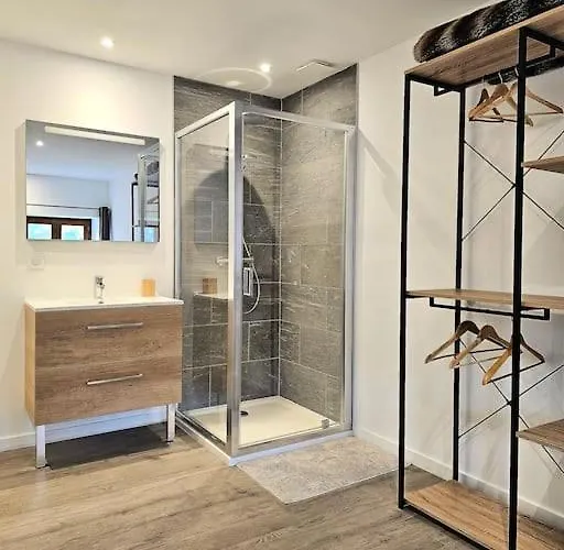 Apartman De 80m² Plein Sud Entierement Renove