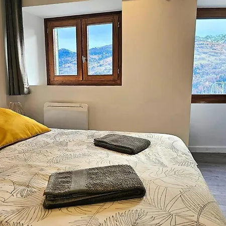De 80m² Plein Sud Entierement Renove Lägenhet