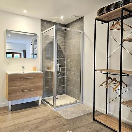 Апартаменты De 80m² Plein Sud Entierement Renove